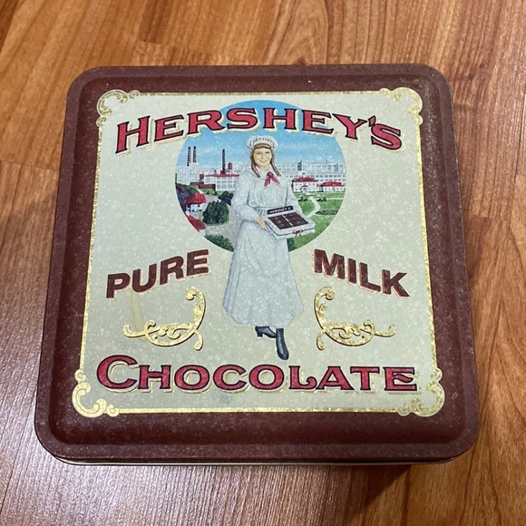 ▪️VTG▪️HERSHEY'S GIRL▪️Metal Canister Storage - Picture 1 of 8